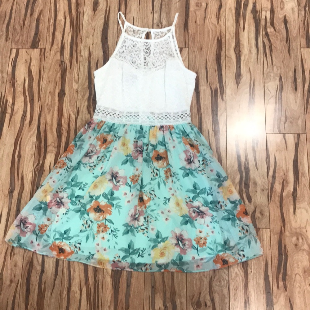 Cute Lace & Chiffon Aqua Floral Dress Size 7